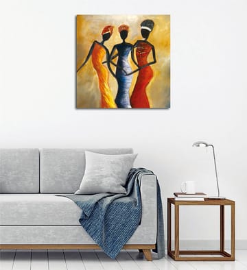 Canvastavla 45x45 cm - Tre stiliserade kvinnor i färgglada klänningar - Röd / Gul / Svart - Inredning - Tavlor & posters - Canvastavla