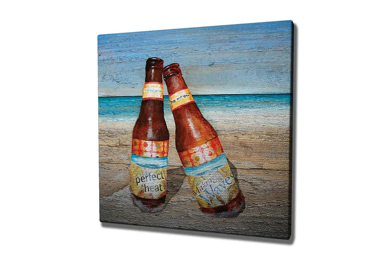 Canvastavla 45x45 cm - Två ölflaskor på en strandbakgrund - Brun / Blå / Beige - Inredning - Tavlor & posters - Canvastavla