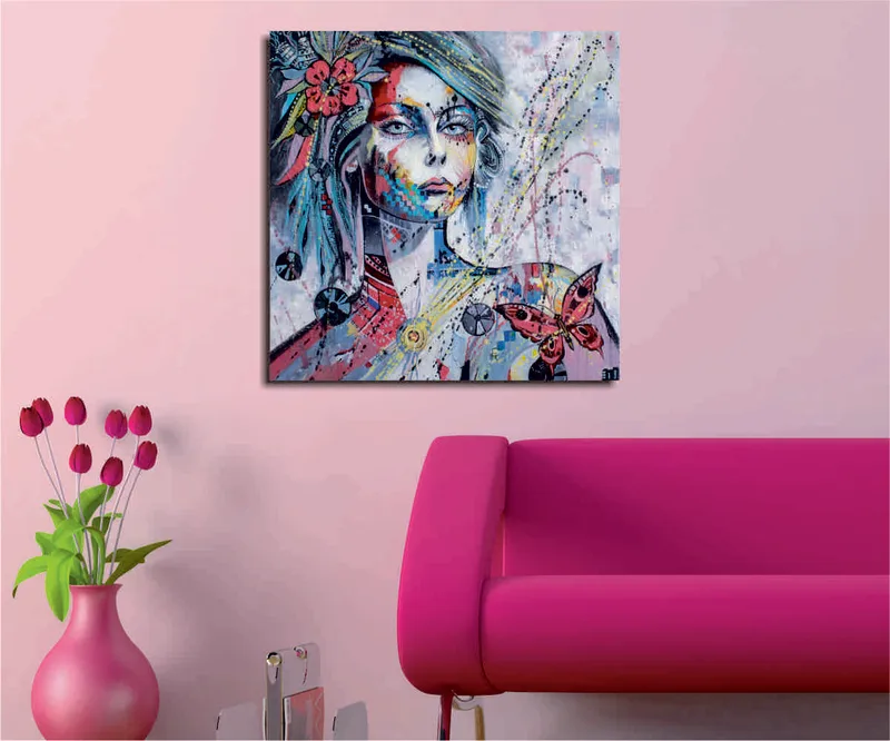 Canvastavla 45x45 cm - Porträtt av en kvinna med färgglada detaljer och fjärilar - Rosa / Blå / Grön - Inredning - Tavlor & posters - Canvastavla