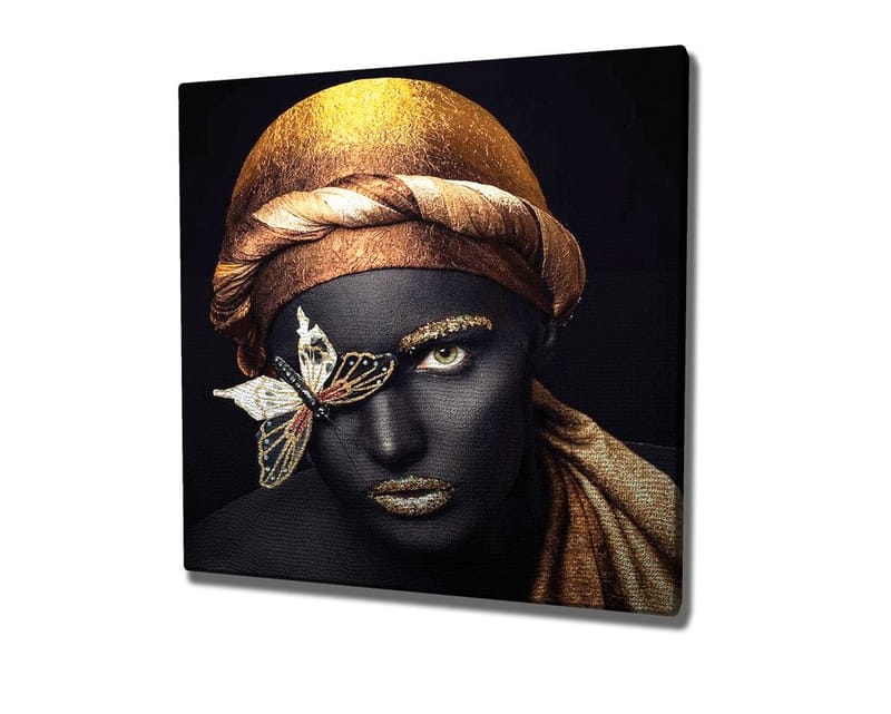 Canvastavla 45x45 cm - Porträtt av en kvinna med guldiga detaljer och en fjäril på ansiktet - Svart / Guld / Brun - Inredning - Tavlor & posters - Canvastavla
