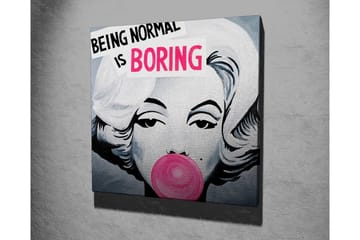 Canvastavla 45x45 cm - Porträtt av en kvinna med tuggummi och texten BEING NORMAL IS BORING - Rosa / Svart / Grå - Inredning - Tavlor & posters - Canvastavla
