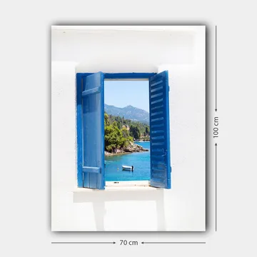Canvastavla 70x100 cm - Öppen fönsterlucka som ger en vy över en blå sjö och omgivande grönska - Blå / Grön / Vit - Inredning - Tavlor & posters - Canvastavla