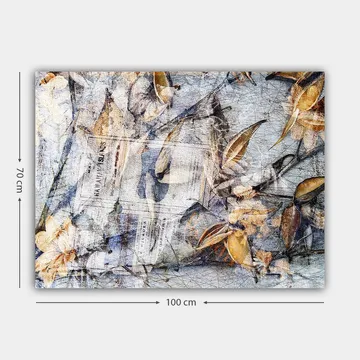 Canvastavla 70x100 cm - Abstrakt komposition av löv och tidningspapper som skapar en känsla av natur och tidens gång - Grå / Beige / Brun - Inredning - Tavlor & posters - Canvastavla