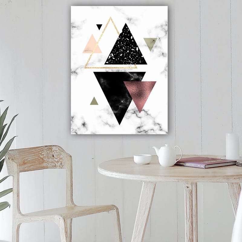 Canvastavla 70x100 cm - Abstrakt komposition av trianglar i olika former och färger - Svart / Rosa / Guld - Inredning - Tavlor & posters - Canvastavla