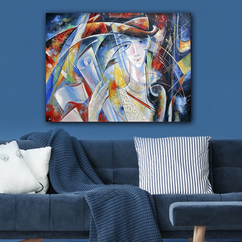 Canvastavla 70x100 cm - Abstrakt kvinna med rullad pergament i handen, omgiven av färgglada former och linjer - Blå / Röd / Vit - Inredning - Tavlor & posters - Canvastavla