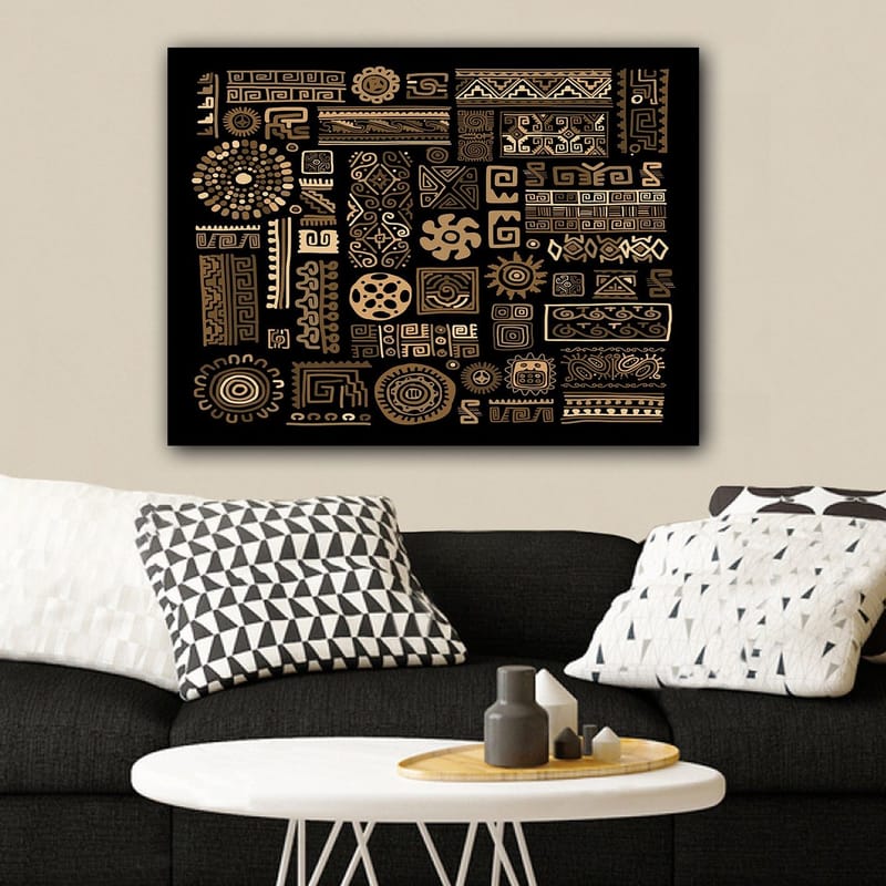 Canvastavla 70x100 cm - Abstrakt mönster med geometriska former och symboler i guld mot en svart bakgrund - Guld / Svart - Inredning - Tavlor & posters - Canvastavla