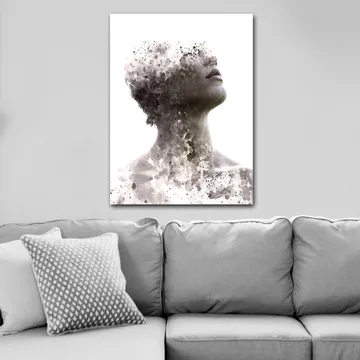 Canvastavla 70x100 cm - Abstrakt porträtt av en person där ansiktet gradvis försvinner i en dimma av färg och form - Grå / Svart / Vit - Inredning - Tavlor & posters - Canvastavla