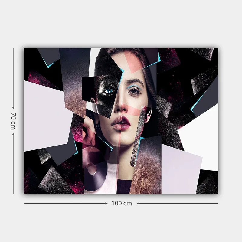 Canvastavla 70x100 cm - Abstrakt porträttkomposition av en kvinna med geometriska former och kontrasterande färger - Svart / Vit / Rosa - Inredning - Tavlor & posters - Canvastavla