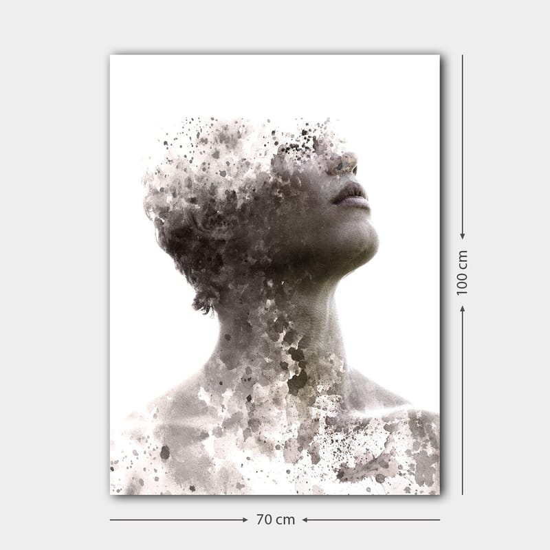 Canvastavla 70x100 cm - Abstrakt porträtt av en person där ansiktet gradvis försvinner i en dimma av färg och form - Grå / Svart / Vit - Inredning - Tavlor & posters - Canvastavla