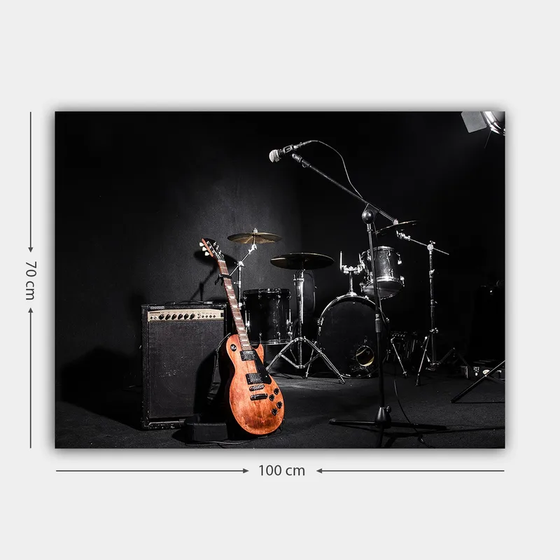 Canvastavla 70x100 cm - Akustisk gitarr och trummor i en musikstudio - Brun / Svart / Silver - Inredning - Tavlor & posters - Canvastavla