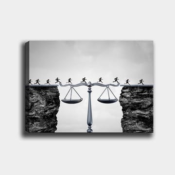 Canvastavla 70x100 cm - Balansvåg som symboliserar rättvisa, med små figurer som springer över en avgrund - Svart / Grå / Silver - Inredning - Tavlor & posters - Canvastavla