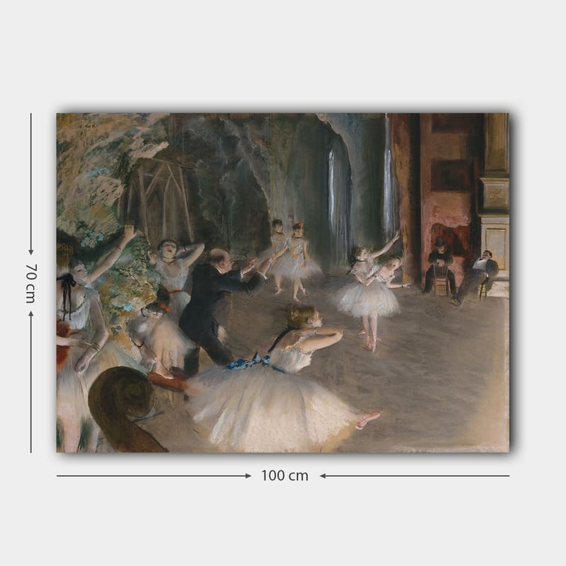 Canvastavla 70x100 cm - Balettföreställning med dansare i tutus som övar under ledning av en koreograf - Ljusblå / Vit / Beige - Inredning - Tavlor & posters - Canvastavla