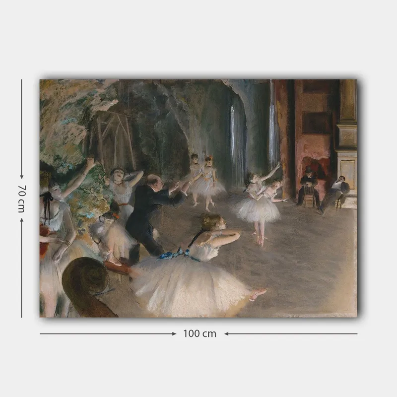Canvastavla 70x100 cm - Balettföreställning med dansare i tutus som övar under ledning av en koreograf - Ljusblå / Vit / Beige - Inredning - Tavlor & posters - Canvastavla