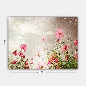 Canvastavla 70x100 cm - Blommor i olika nyanser av rosa som växer mot en dämpad bakgrund - Rosa / Grön - Inredning - Tavlor & posters - Canvastavla