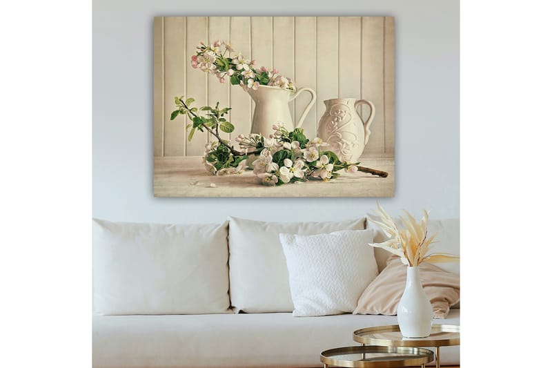 Canvastavla 70x100 cm - Blomsterarrangemang med vita kannor och grenar i en stillsam komposition - Vit / Ljusrosa / Grön - Inredning - Tavlor & posters - Canvastavla