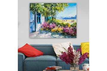 Canvastavla 70x100 cm - Blomstrande trädgård med ett hus och grönskande träd i bakgrunden - Grön / Rosa / Gul - Inredning - Tavlor & posters - Canvastavla