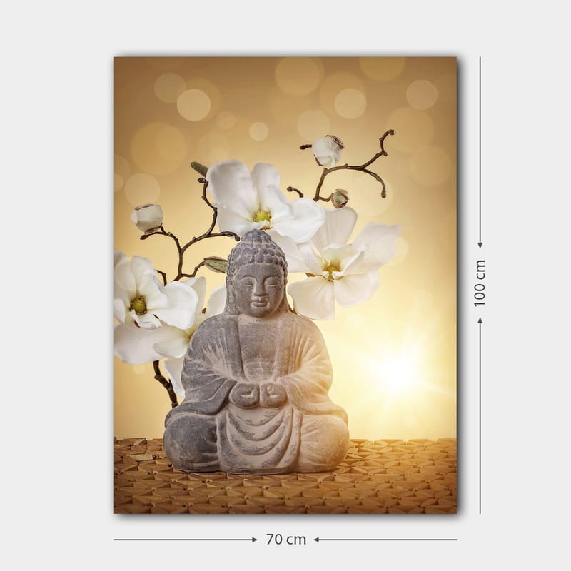 Canvastavla 70x100 cm - Buddha-statyn omgiven av vita blommor och en mjuk, gyllene bakgrund - Grå / Vit / Gyllene - Inredning - Tavlor & posters - Canvastavla