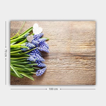 Canvastavla 70x100 cm - Bukett av blå hyacinter med två vita hjärtan - Blå / Grön / Vit - Inredning - Tavlor & posters - Canvastavla
