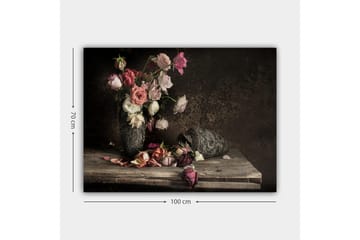 Canvastavla 70x100 cm - Bukett av färgglada rosor i en dekorativ vas, med några blommor som fallit utanför vasen - Rosa / Vit / Mörkröd - Inredning - Tavlor & posters - Canvastavla