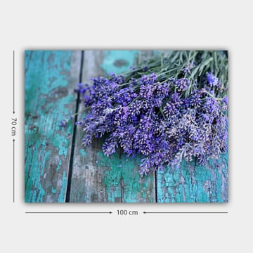 Canvastavla 70x100 cm - Bukett av lavendel placerad på en slitna, turkosfärgad träyta - Lila / Turkos - Inredning - Tavlor & posters - Canvastavla