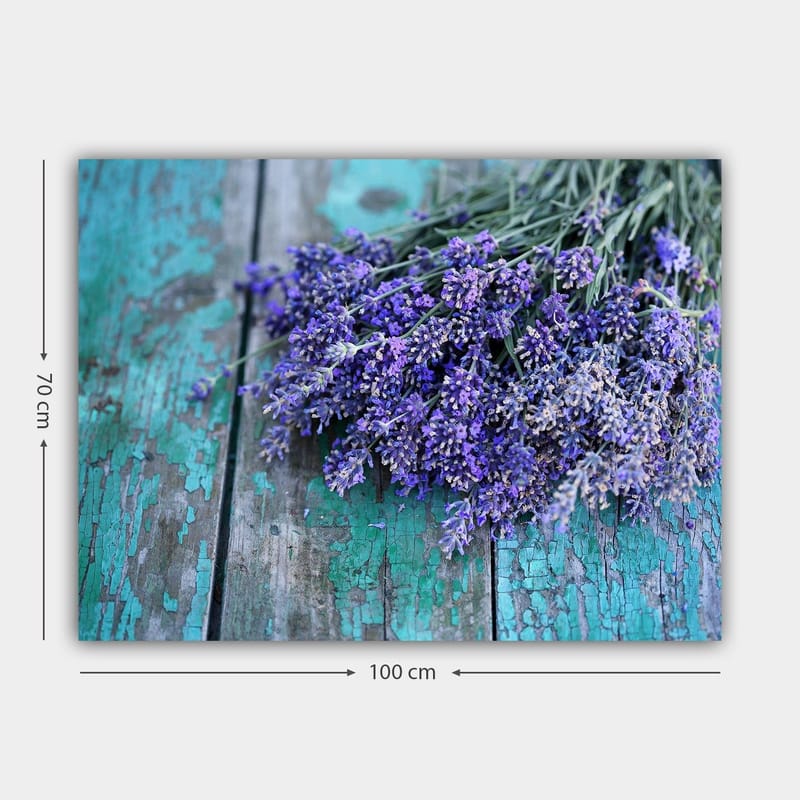 Canvastavla 70x100 cm - Bukett av lavendel placerad på en slitna, turkosfärgad träyta - Lila / Turkos - Inredning - Tavlor & posters - Canvastavla