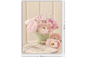 Canvastavla 70x100 cm - Bukett med rosa ranunkler i en grön kruka - Rosa / Grön / Vit - Inredning - Tavlor & posters - Canvastavla