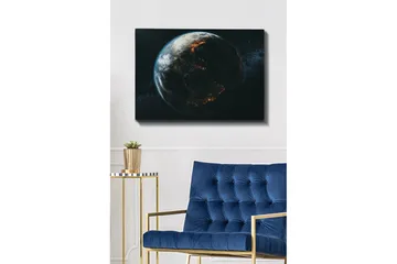 Canvastavla 70x100 cm - Detaljerad avbildning av jorden sedd från rymden, med fokus på kontinenternas former och ljus från städerna - Mörkblå / Grön / Vit - Inredning - Tavlor & posters - Canvastavla