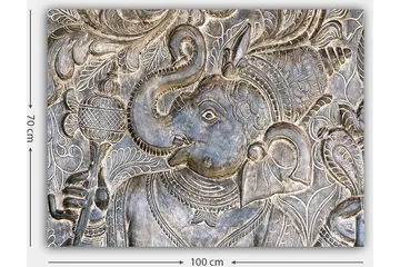 Canvastavla 70x100 cm - Detaljerad relief av elefanten Ganesha som håller en skål, omgiven av intrikata mönster - Silver / Grå - Inredning - Tavlor & posters - Canvastavla