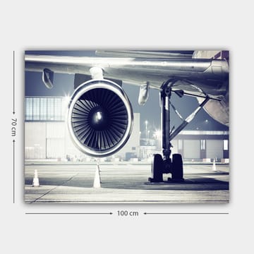 Canvastavla 70x100 cm - Detaljerad vy av ett flygplansmotor och dess underrede på en flygplats - Grå / Svart / Silver - Inredning - Tavlor & posters - Canvastavla