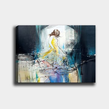 Canvastavla 70x100 cm - Elegant kvinna i en gul klänning som dansar med en drömlik bakgrund - Gul / Blå / Svart - Inredning - Tavlor & posters - Canvastavla