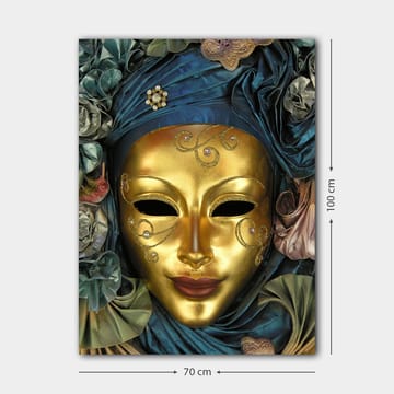Canvastavla 70x100 cm - Elegant mask med gyllene yta och intrikata detaljer, omgiven av blå och gröna textilier - Guld / Blå / Grön - Inredning - Tavlor & posters - Canvastavla