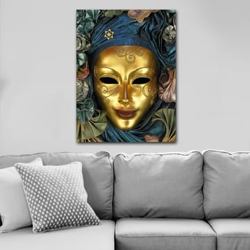 Canvastavla 70x100 cm - Elegant mask med gyllene yta och intrikata detaljer, omgiven av blå och gröna textilier - Guld / Blå / Grön - Inredning - Tavlor & posters - Canvastavla