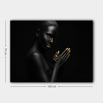 Canvastavla 70x100 cm - Elegant och mystisk kvinna med svart hud och guldiga detaljer i ansiktet och på händerna - Svart / Guld - Inredning - Tavlor & posters - Canvastavla