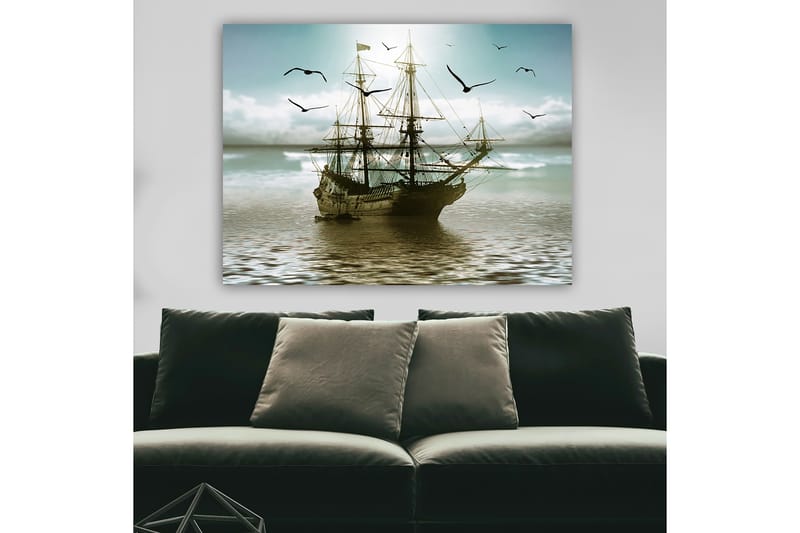 Canvastavla 70x100 cm - Ett gammalt segelfartyg som navigerar genom stilla vatten under en ljus himmel - Blå / Grå / Brun - Inredning - Tavlor & posters - Canvastavla