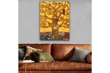 Canvastavla 70x100 cm - Ett stiliserat träd med snurriga grenar och en fågel, mot en gyllene bakgrund - Guld / Brun / Svart - Inredning - Tavlor & posters - Canvastavla