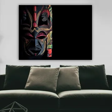 Canvastavla 70x100 cm - Färgglad afrikansk mask med detaljerade mönster och uttrycksfulla drag - Svart / Röd / Grön - Inredning - Tavlor & posters - Canvastavla