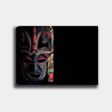 Canvastavla 70x100 cm - Färgglad afrikansk mask med detaljerade mönster och uttrycksfulla drag - Svart / Röd / Grön - Inredning - Tavlor & posters - Canvastavla