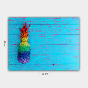 Canvastavla 70x100 cm - Färgglad ananas mot en ljusblå bakgrund - Blå / Grön / Röd - Inredning - Tavlor & posters - Canvastavla