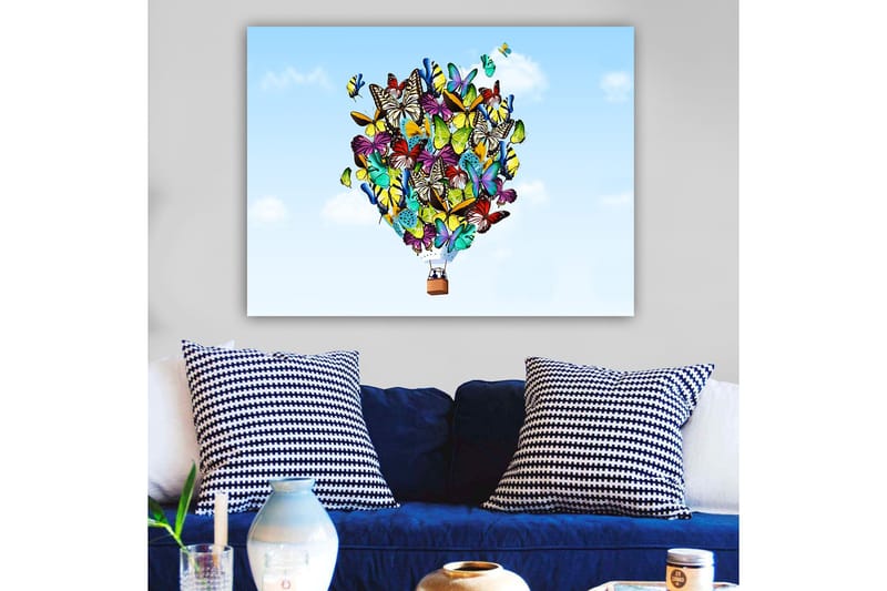 Canvastavla 70x100 cm - Färgglad ballong fylld med olika fjärilar som svävar mot en klar himmel - Grön / Blå / Gul - Inredning - Tavlor & posters - Canvastavla