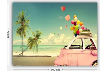 Canvastavla 70x100 cm - Färgglad bil med ballonger på taket, omgiven av palmer och hav, som ger en känsla av sommar och glädje - Rosa / Grönt / Gult - Inredning - Tavlor & posters - Canvastavla