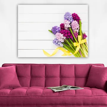 Canvastavla 70x100 cm - Färgglad bukett av hyacinter med en gul rosett - Lila / Rosa / Gul - Inredning - Tavlor & posters - Canvastavla