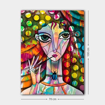 Canvastavla 70x100 cm - Färgglad kvinna med stora ögon som håller en pensel och har en skulptural frisyr - Grön / Rosa / Blå - Inredning - Tavlor & posters - Canvastavla