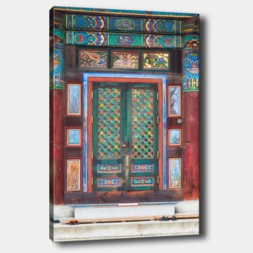 Canvastavla 70x100 cm - Färgglad och detaljerad dörr med traditionella mönster och dekorationer - Grön / Röd / Blå - Inredning - Tavlor & posters - Canvastavla