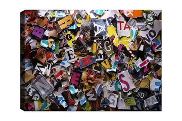 Canvastavla 70x100 cm - Färgglad samling av utskurna bokstäver och ord i olika typsnitt och storlekar - Gul / Röd / Blå - Inredning - Tavlor & posters - Canvastavla