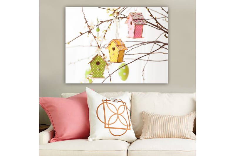Canvastavla 70x100 cm - Färgglada fågelholkar hängande i grenar med blommor, Grön / Gul / Rosa