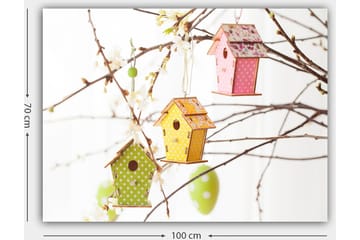 Canvastavla 70x100 cm - Färgglada fågelholkar hängande i grenar med blommor - Grön / Gul / Rosa - Inredning - Tavlor & posters - Canvastavla