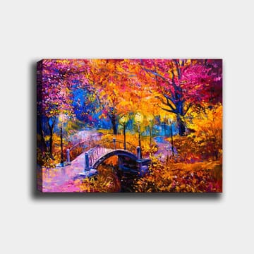 Canvastavla 70x100 cm - Färgsprakande höstscen med en bro som sträcker sig över en stilla vattenyta, omgiven av träd i varma höstfärger - Orange / Lila / Gult - Inredning - Tavlor & posters - Canvastavla