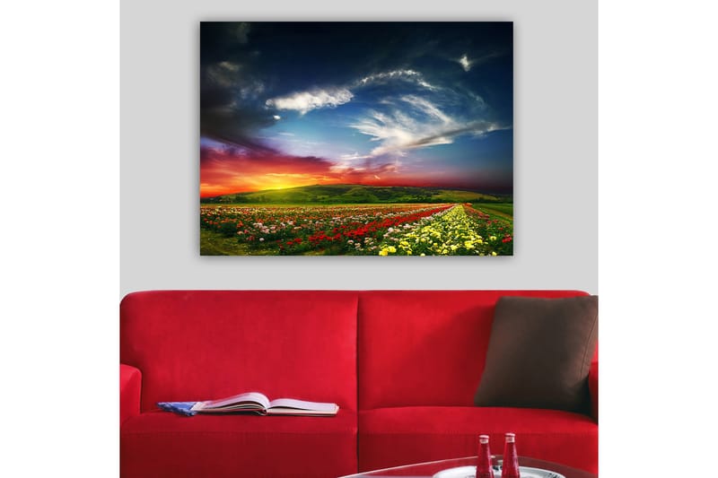 Canvastavla 70x100 cm - Färgstark solnedgång över ett blomsterfält med varierande blommor i förgrunden - Röd / Gul / Grön - Inredning - Tavlor & posters - Canvastavla
