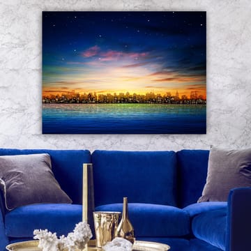 Canvastavla 70x100 cm - Färgstark stadsutsikt vid solnedgång med reflektioner i vattnet - Mörkblå / Orange / Ljusgrön - Inredning - Tavlor & posters - Canvastavla