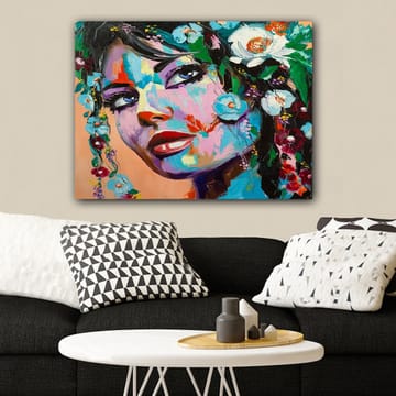 Canvastavla 70x100 cm - Färgstark porträttmålning av en kvinna med blommor i håret - Blå / Röd / Grön - Inredning - Tavlor & posters - Canvastavla